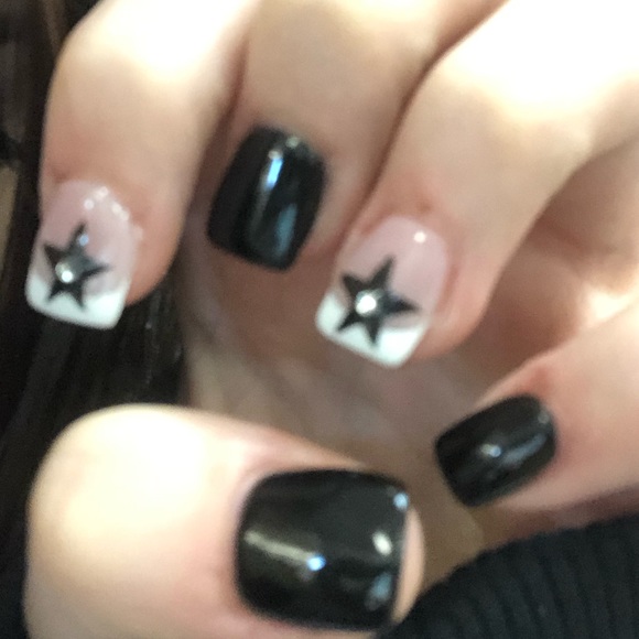 Profile Picture of Taylor Kochanowsky (@tkochanowsky) on Poshmark