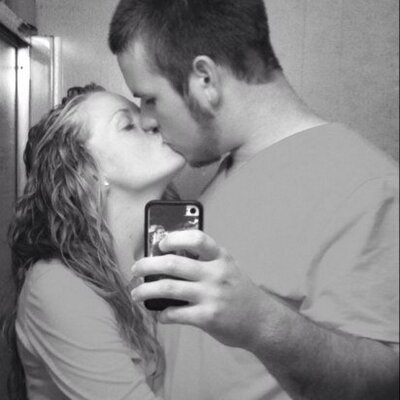 Profile Picture of Tiffani Holland (@tiffaniholland) on Twitter