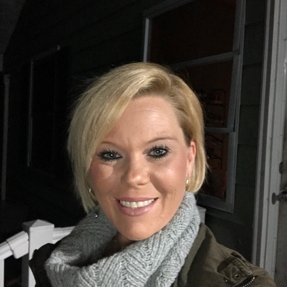 Megan Raughton - Poshmark Profile Picture of Megan Raughton (@mraughton) on Poshmark