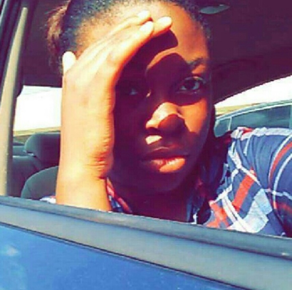 Profile Picture of Jenee Gray (@__sojayy) on Poshmark