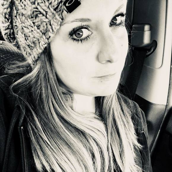 Profile Picture of Lisa Sanchez (@lisanch131105) on Poshmark