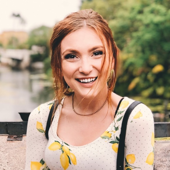 Profile Picture of Noelle Gabrielle (@noelyrube17) on Poshmark