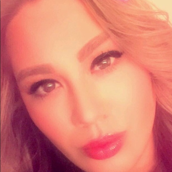 Profile Picture of Crystal Bernal (@crissyb10) on Poshmark