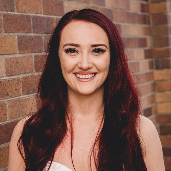 Profile Picture of Cassie Freestone (@cassfreestone) on Poshmark