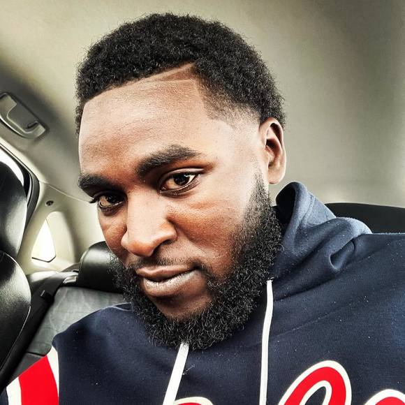 Profile Picture of Ronald Hayes (@rmhayes574) on Poshmark