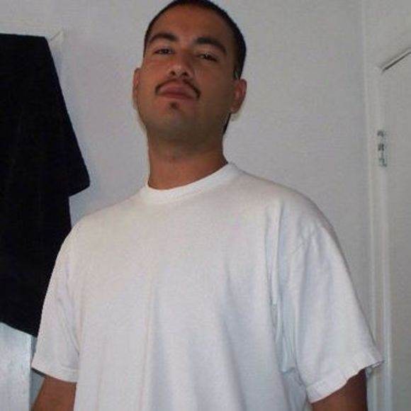 Profile Picture of Osbaldo Esquibel (@skillionare) on Poshmark