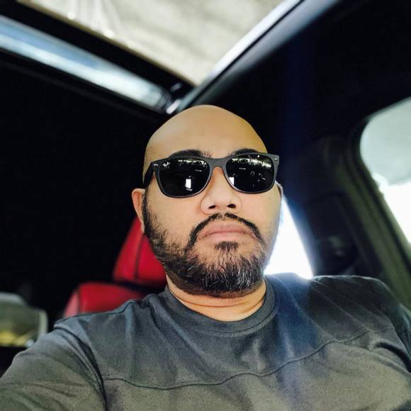 Profile Picture of Rowell Glba (@h82wlk) on Poshmark