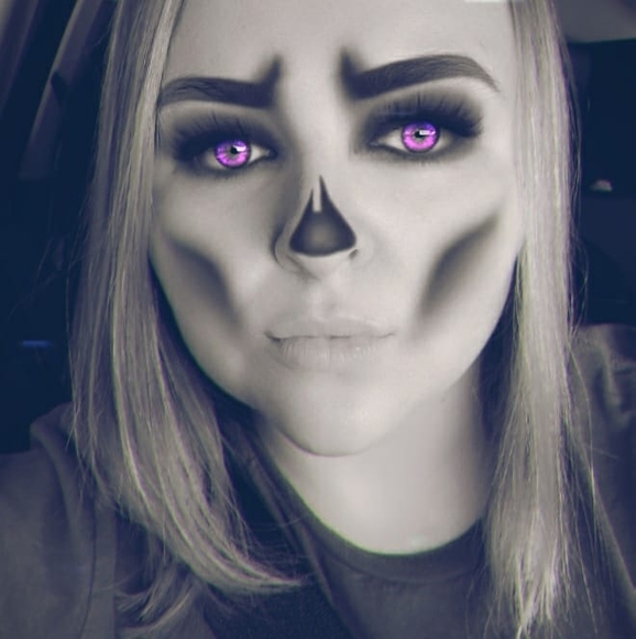 Profile Picture of Valeta Carleen (@valetacarleen) on Poshmark