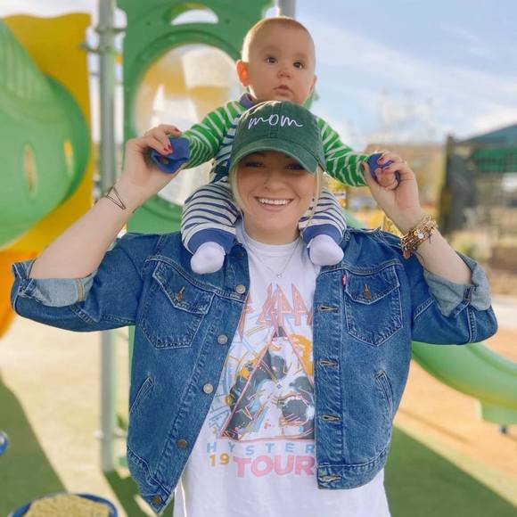 Profile Picture of Megan Barquist (@megsnbar) on Poshmark