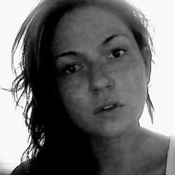 Profile Picture of Alex Doss (@alexandraalysia) on Poshmark