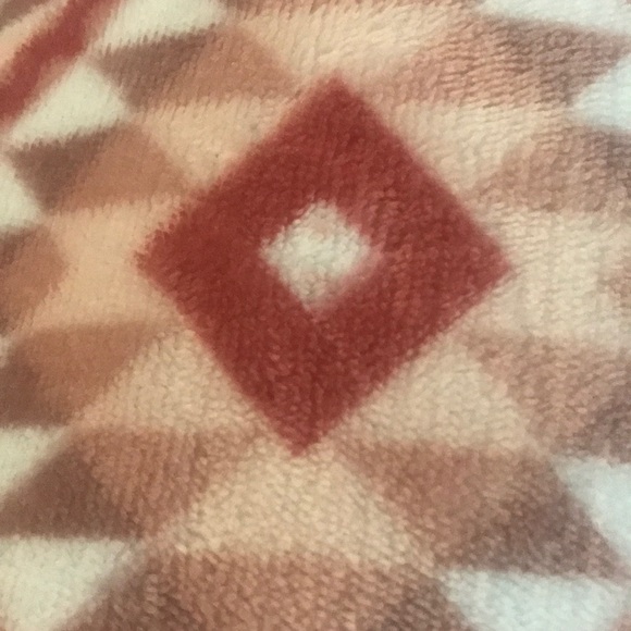 Profile Picture of Jennifer Verdonck (@jverdonck) on Poshmark