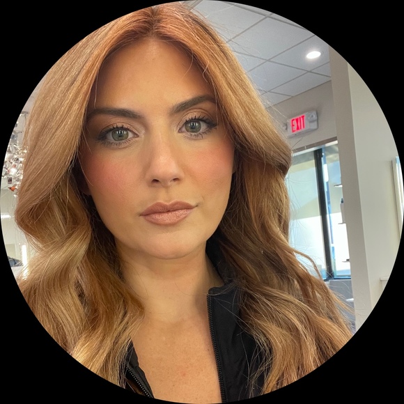 Gianna Degrazio - Poshmark Profile Picture of Gianna Degrazio (@giannamaried) on Poshmark