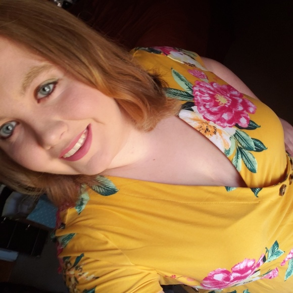 Profile Picture of Alexis Hixenbaugh (@ahixie203) on Poshmark