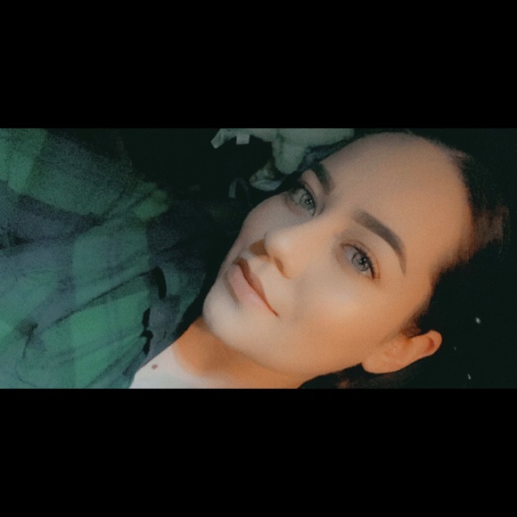Profile Picture of Angela Quintero (@momoftwooo) on Poshmark
