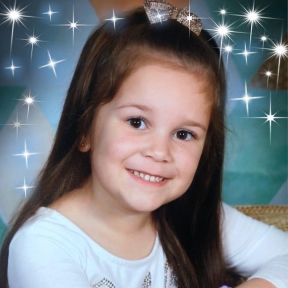 Profile Picture of Mirnesa Velic (@mirni25) on Poshmark