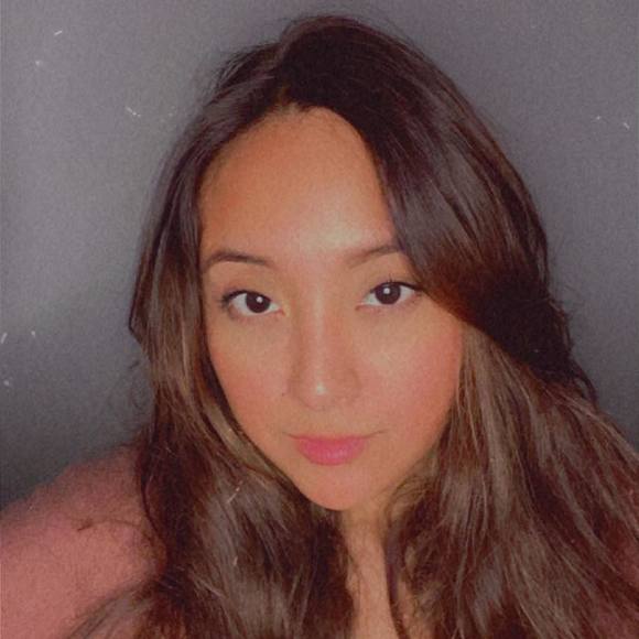 Profile Picture of Erika Tenesaca (@erika_tenesaca) on Poshmark