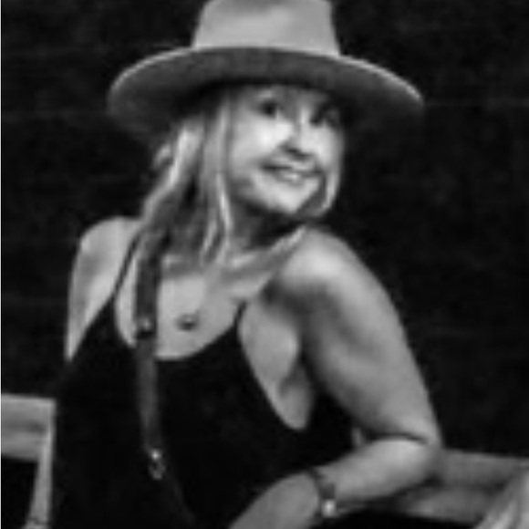 Profile Picture of Charlene Meldrum (@44817girl) on Poshmark