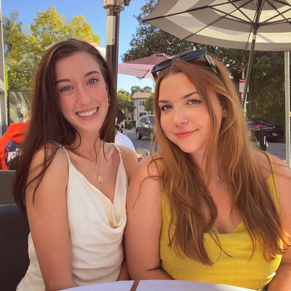 Profile Picture of Katie Merifield (@katiemerifield) on Poshmark