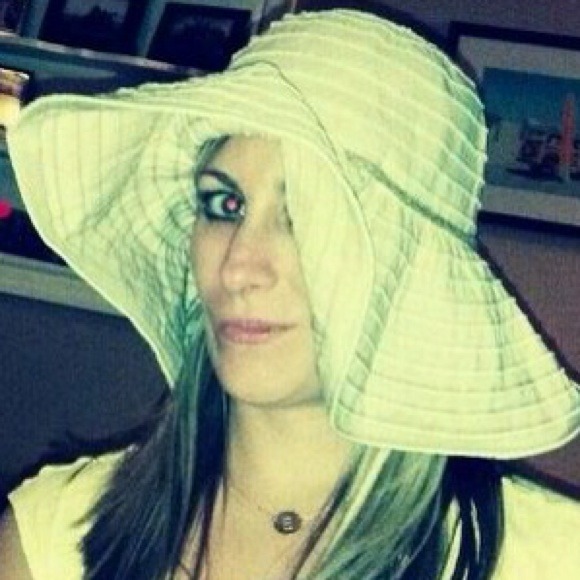 Profile Picture of Erika Schramm (@carlygirl) on Poshmark