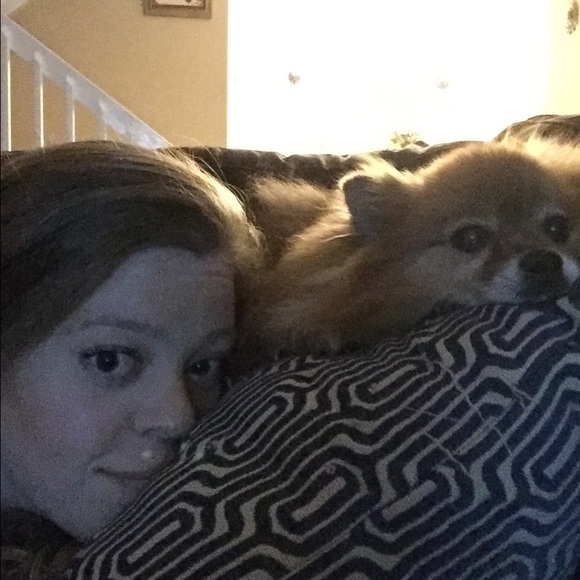 Profile Picture of Victoria Winslett (@vicwin) on Poshmark