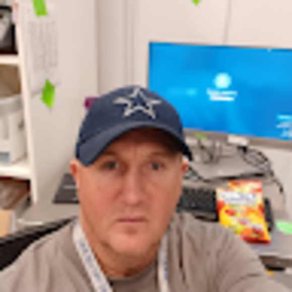 Profile Picture of Jeremy Tanner (@jeremytanner72) on Poshmark