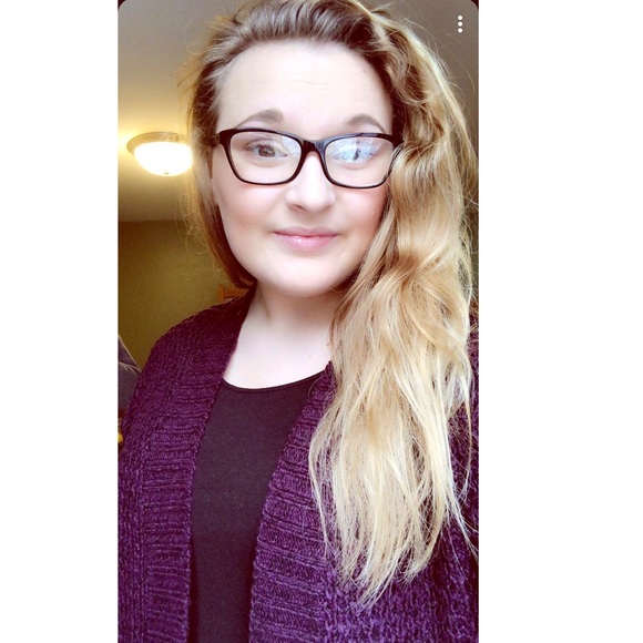 Profile Picture of Katlyn Collinsworth (@katlyn23nicole) on Poshmark