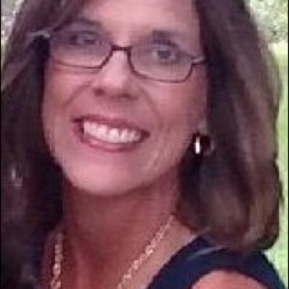 Profile Picture of Donna Player (@donnae3346) on Poshmark