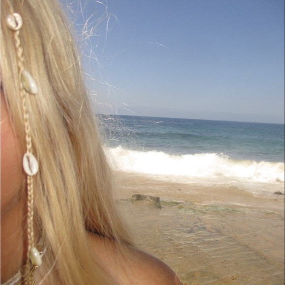 Profile Picture of Hazel Drewlo (@hazeld12) on Poshmark