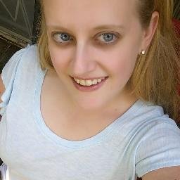 Profile Picture of Laura Fox (@theliteraryfox) on Twitter