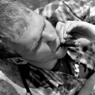 Profile Picture of Andrew Bardin (@LuckyStrikeride) on Twitter