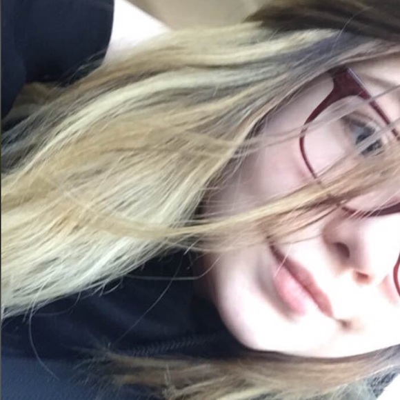Profile Picture of Hailey Grant (@haileymariexoox) on Poshmark