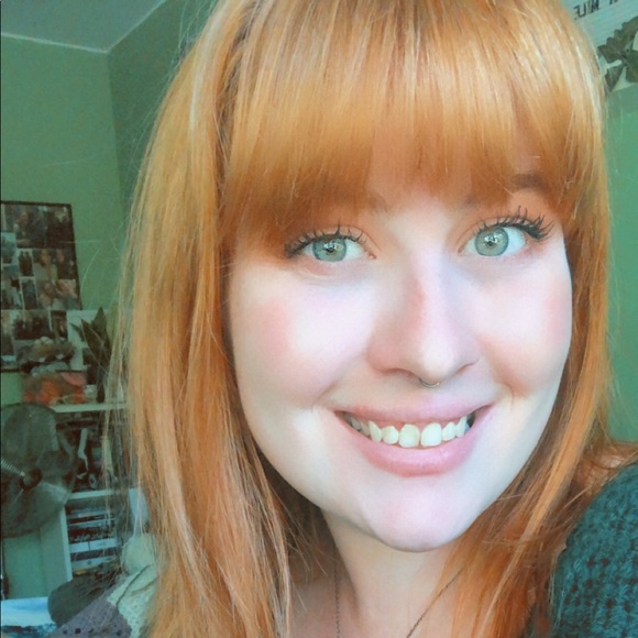 Profile Picture of Katie Frewin (@katefrewin) on Poshmark