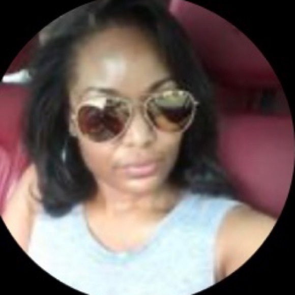 Profile Picture of Nicole Yancy (@chitowndym) on Poshmark