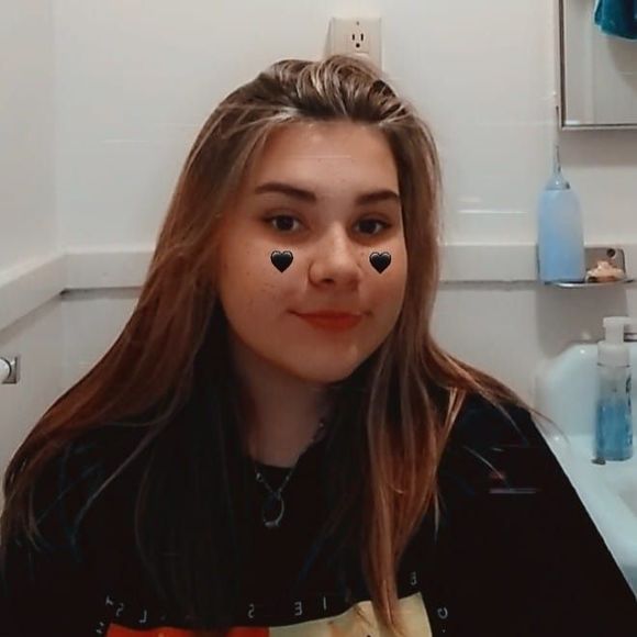 Profile Picture of Alexis Lafollette (@alexislafoll249) on Poshmark