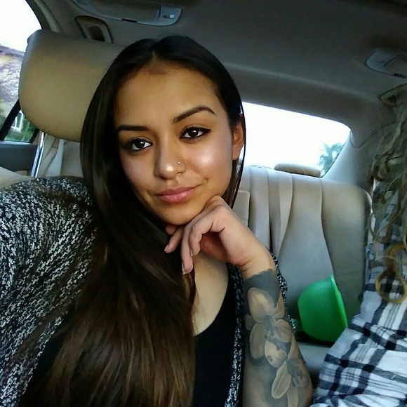 Profile Picture of Briana Romero (@briibrii62) on Poshmark