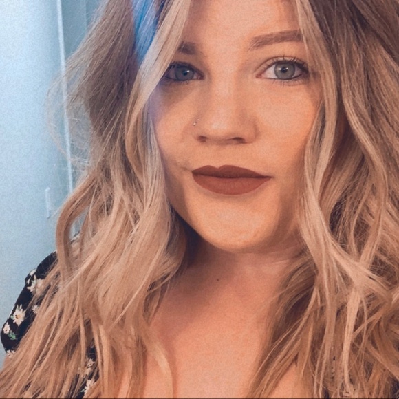 Profile Picture of Marissa Naglich (@marissanaglich) on Poshmark