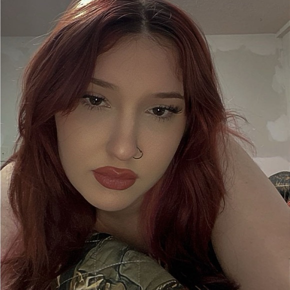 Profile Picture of Savannah Saxer (@spsaxer13) on Poshmark