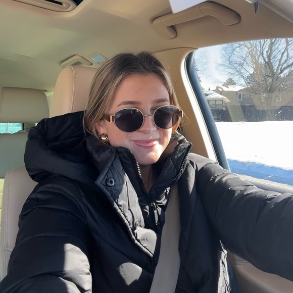 Profile Picture of Paige Wilcox (@paigewilcox07) on Poshmark