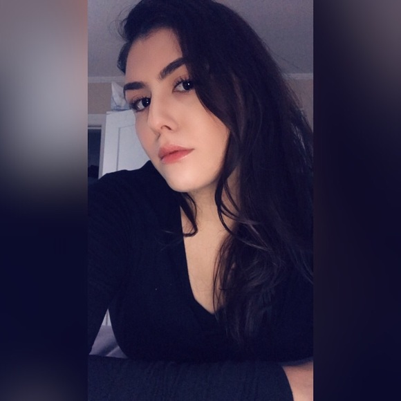 Profile Picture of Jenny Mira (@jennymira) on Poshmark