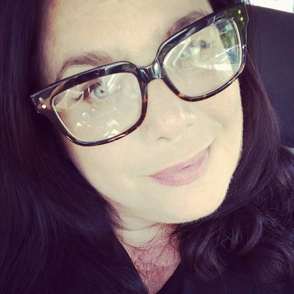 Profile Picture of Lily Lowe (@lilyfuller) on Poshmark