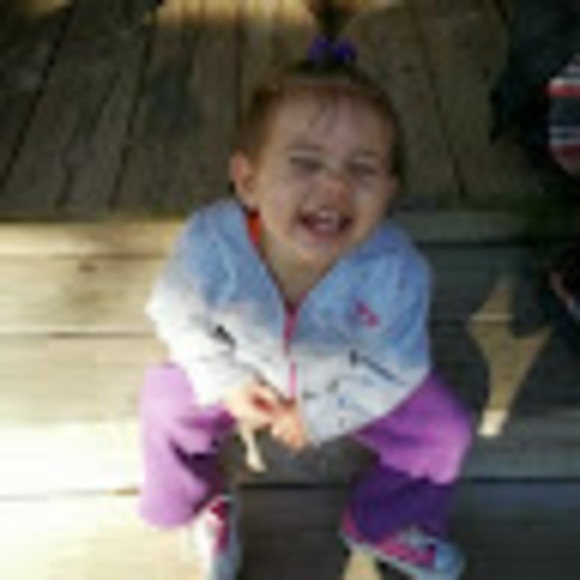 Profile Picture of Melissa Betsill (@missybetsill) on Poshmark