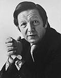 Profile Picture of Gordon McKenzie (journalist)on Wikipedia