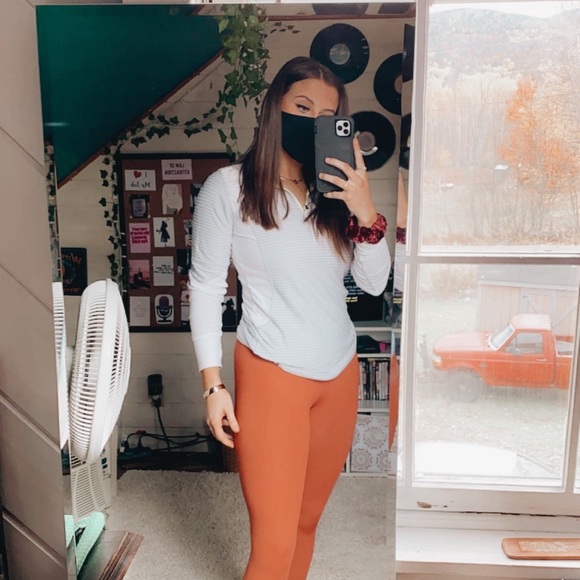 Profile Picture of Joanie Mitchell (@jlm120) on Poshmark