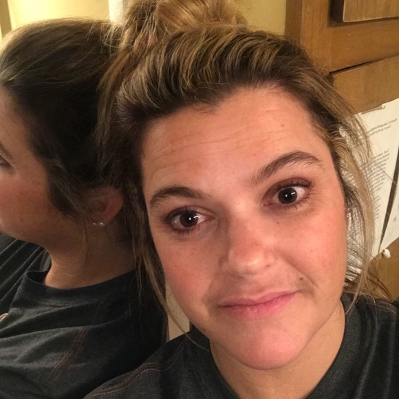 Profile Picture of Dana Kretchmar (@dkretchmar1) on Poshmark