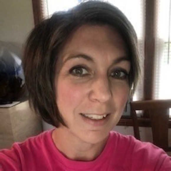 Profile Picture of Kara Becker (@karagbecker) on Poshmark