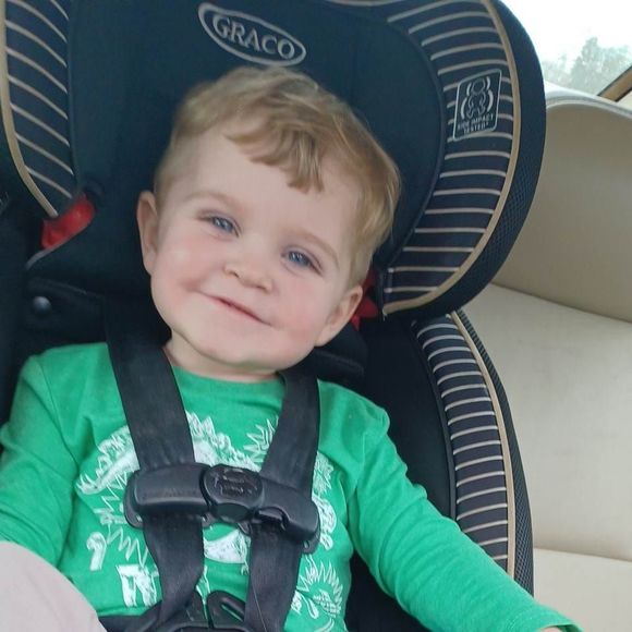 Profile Picture of Becca Braglin (@rebeccabraglin) on Poshmark