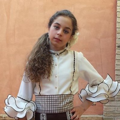 Profile Picture of Lucia Herrera (@luciaherrera191) on Twitter