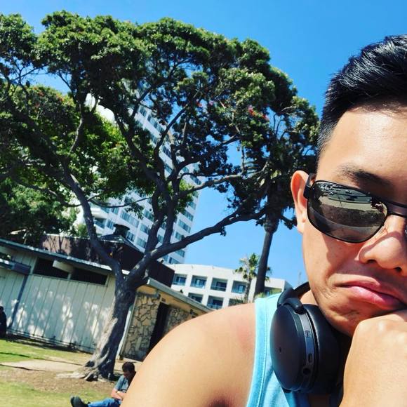 Profile Picture of Logan Nguyen (@hlong24399) on Poshmark