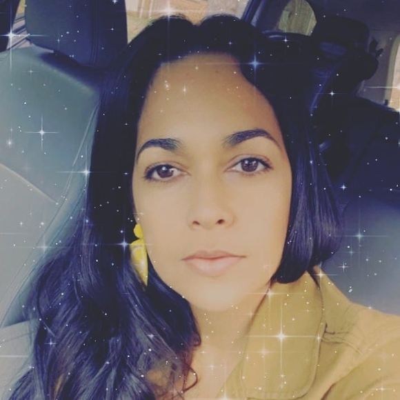 Profile Picture of Claribel Sanchez (@claribel_sg) on Poshmark