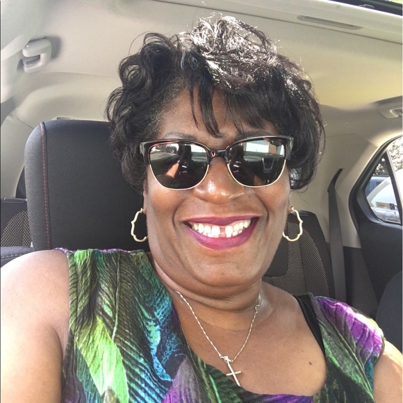 Profile Picture of Beverly Calloway (@bebann1956) on Poshmark